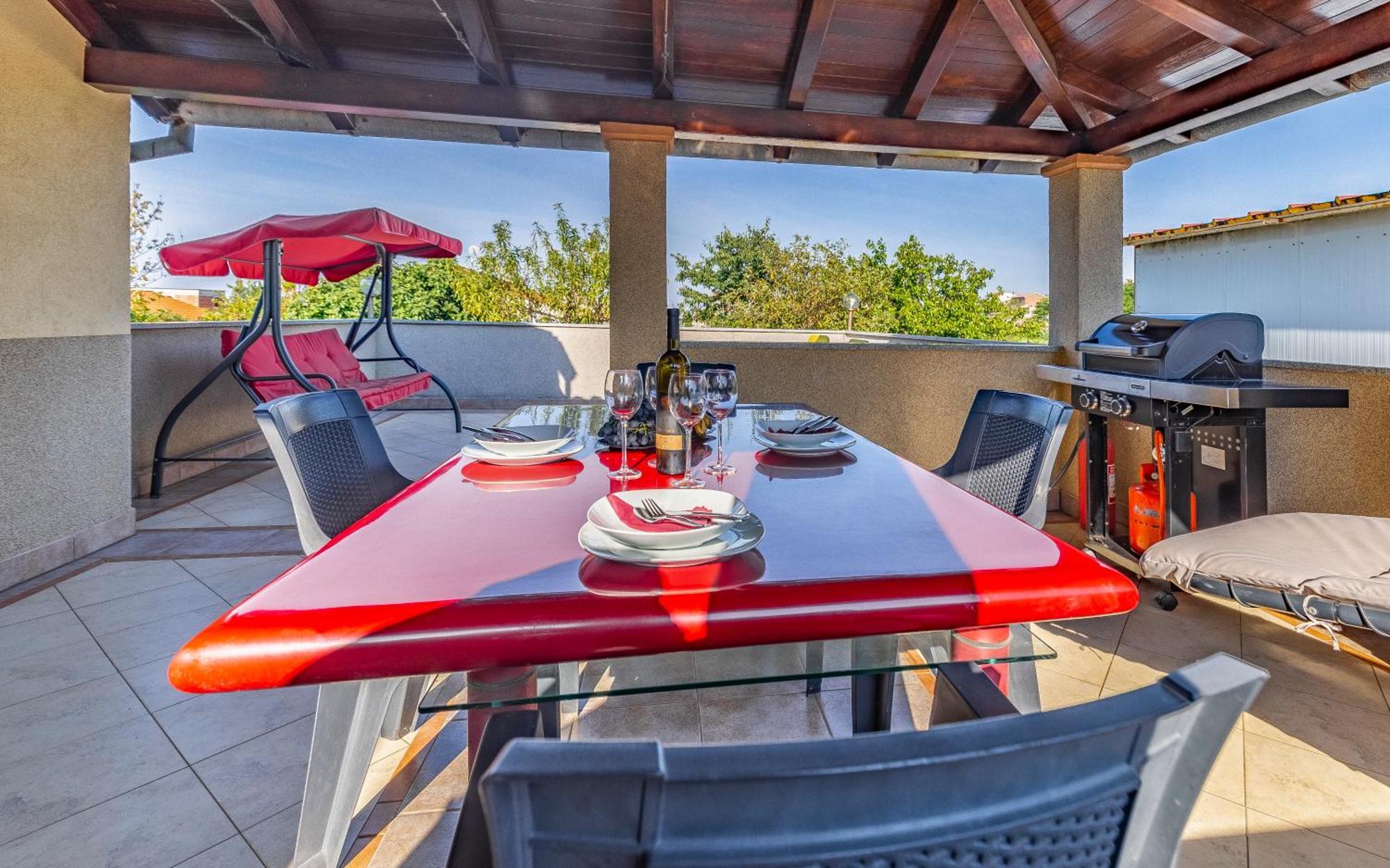 All Seasons Apartment Пула Экстерьер фото