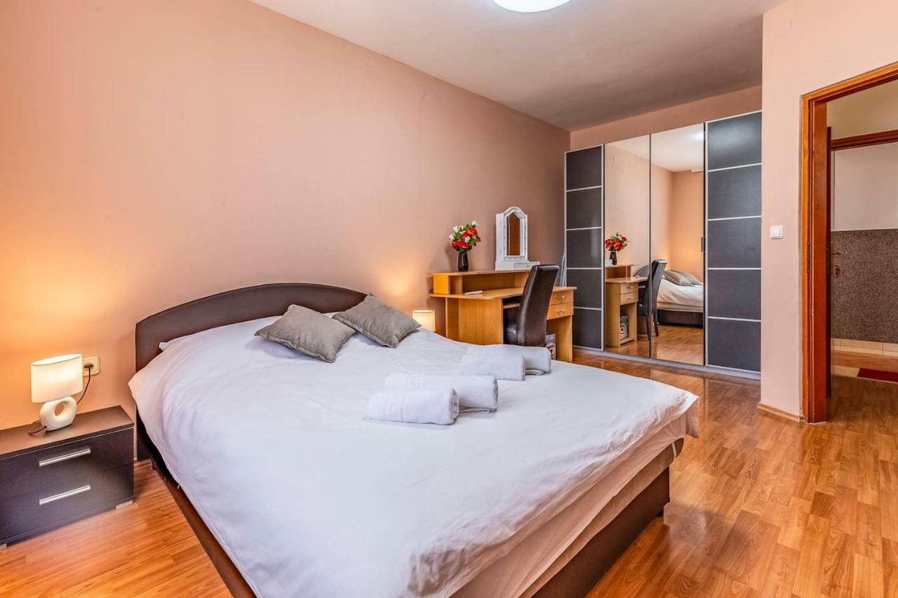 All Seasons Apartment Пула Экстерьер фото