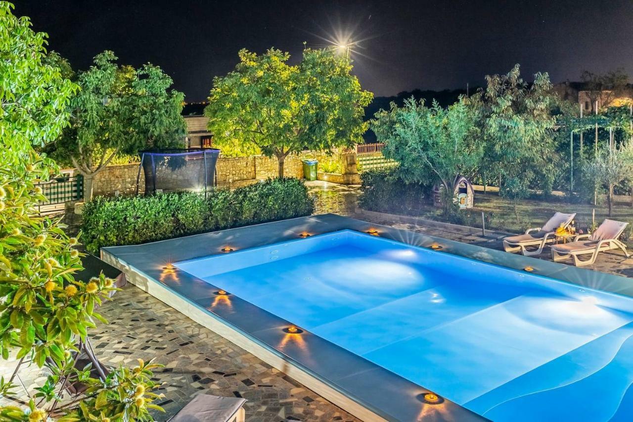 All Seasons Apartment Пула Экстерьер фото