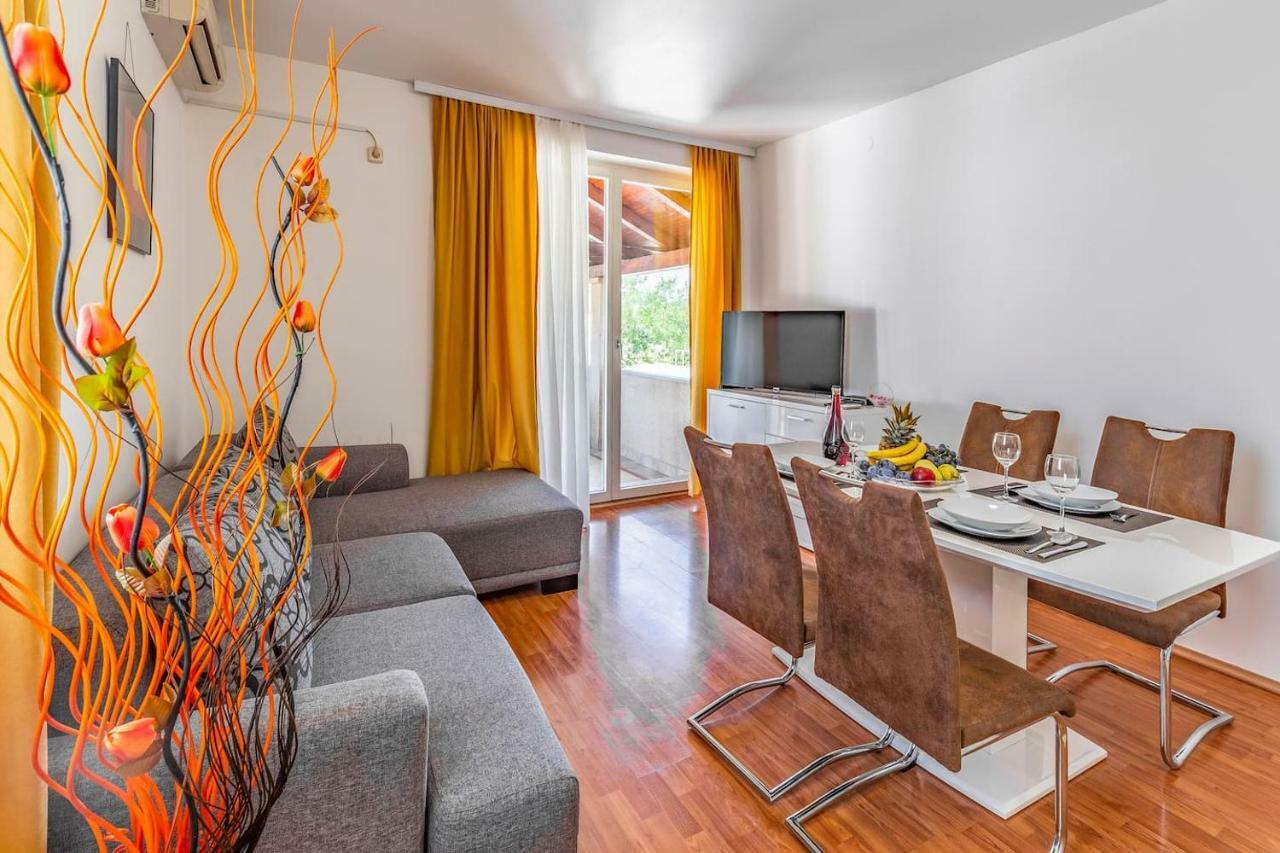 All Seasons Apartment Пула Экстерьер фото